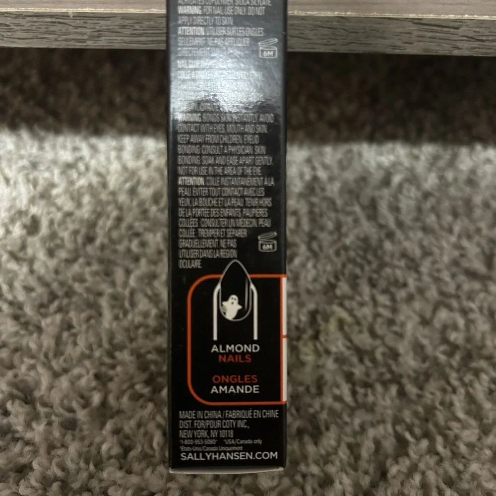Sally Hansen Salon Effects Perfect Manicure Halloween Ghost PressOn Nails Ghosts
